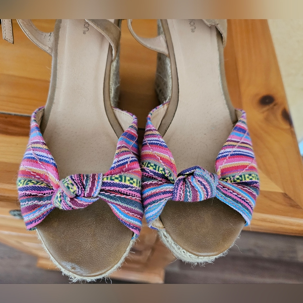 Colorful Wedges - Picture 4 of 5